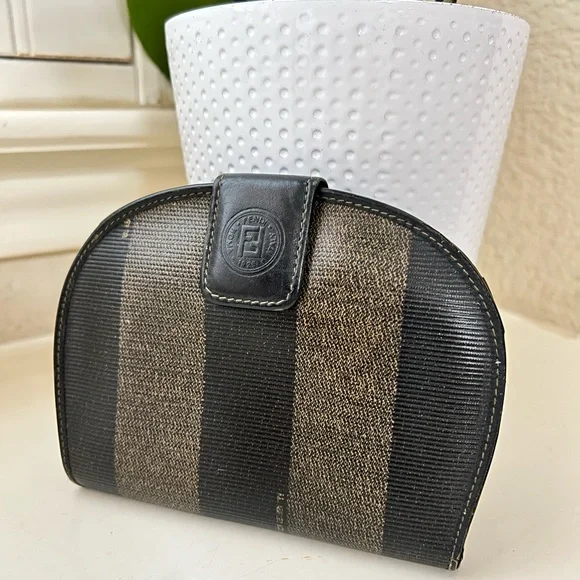 Fendi wallet - Picture 10 of 12